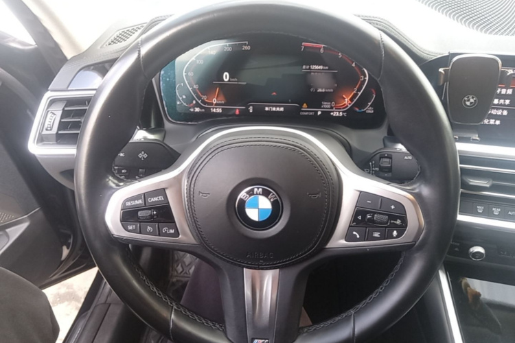 BMW 3 Series 2021 #11 BMW 3 Series 2021 صورة سيارة #11