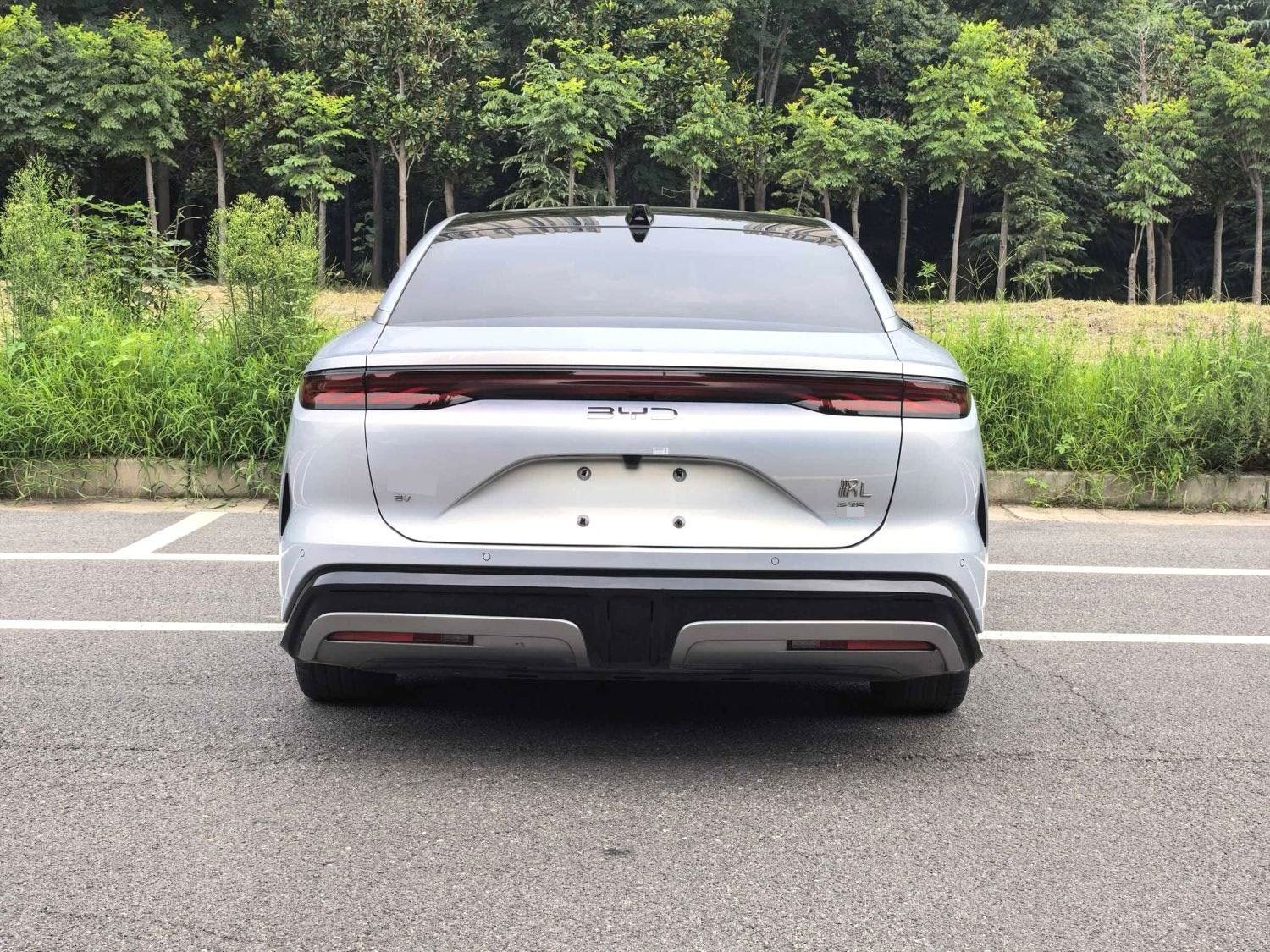 BYD HanL 2025 car image #12