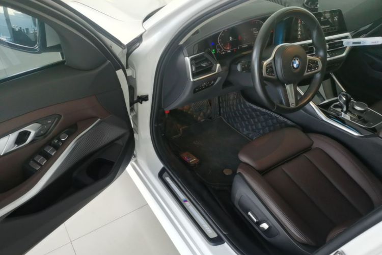BMW 3 Series 2022 #12 BMW 3 Series 2022 car image #12