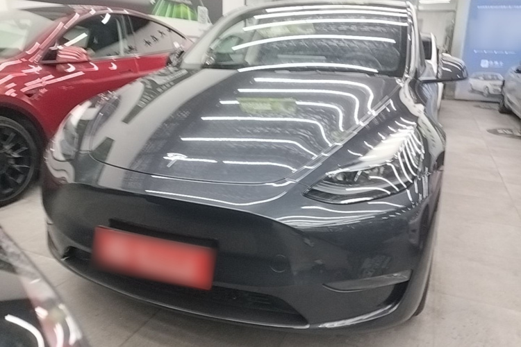 Tesla Model Y 2024 car image #3