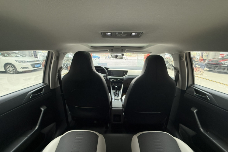 Volkswagen Polo 2022 صورة سيارة #17