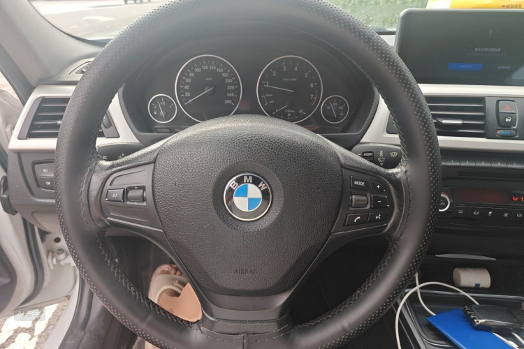 BMW 3 Series 2015 #12 BMW 3 Series 2015 car image #12