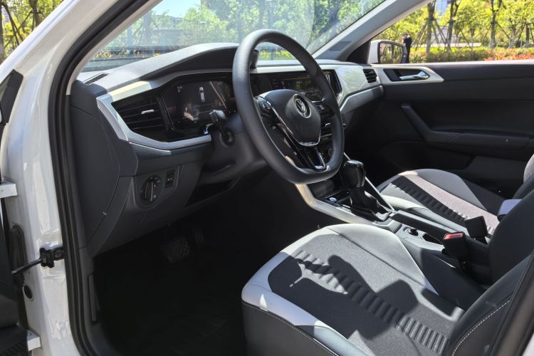 Volkswagen Polo 2023 car image #11