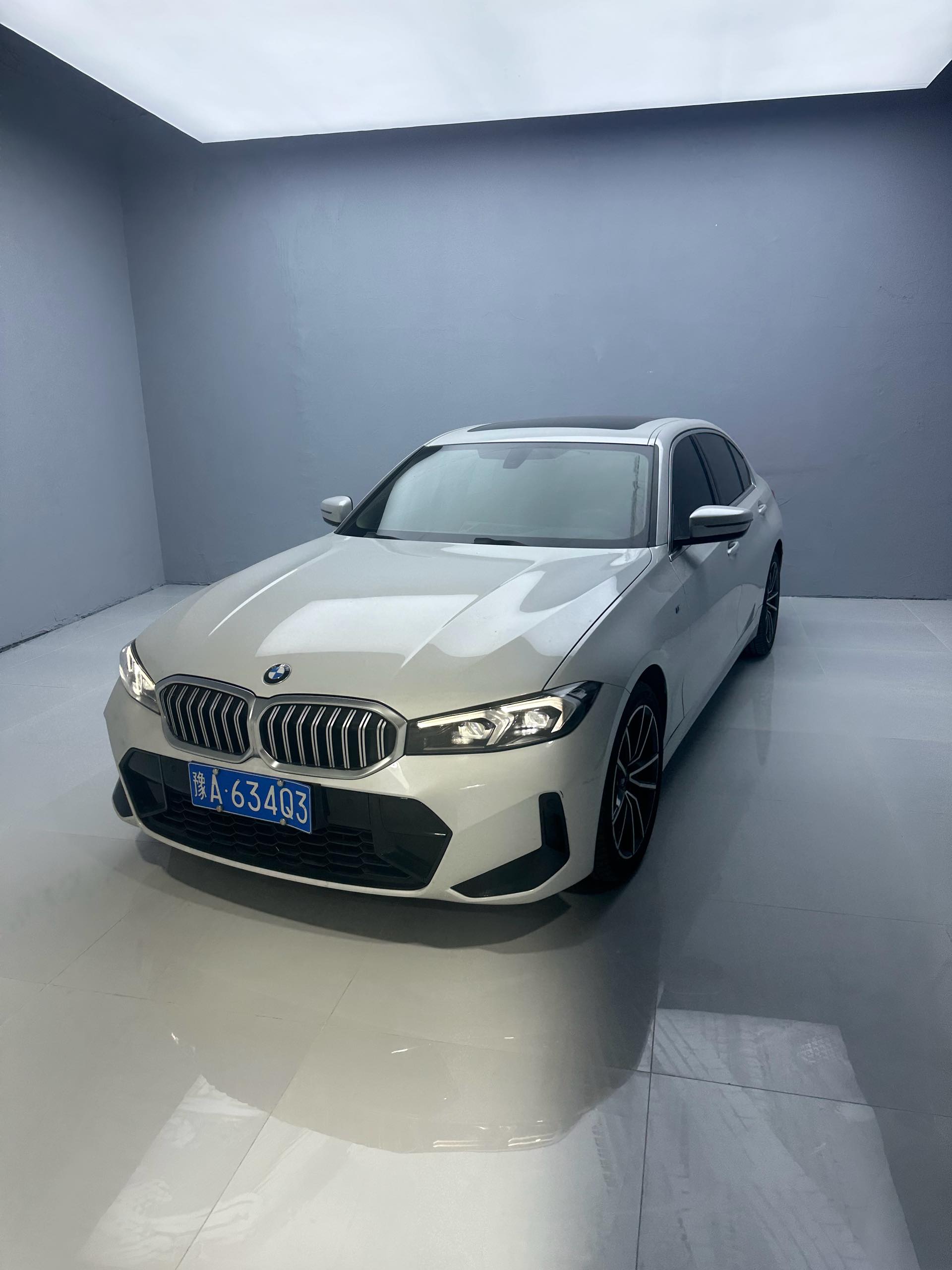 BMW 3 Series 2023 car image 