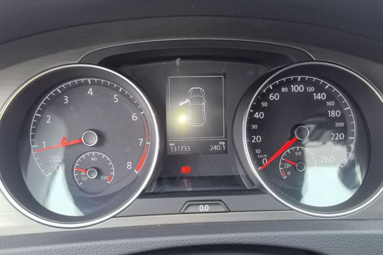 Volkswagen Golf 2015 car image #12