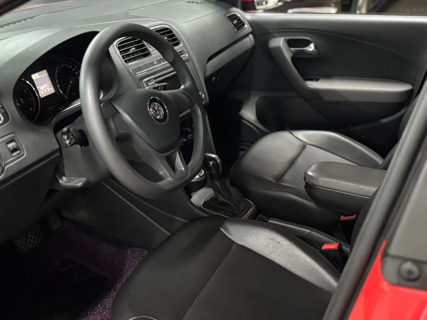 Volkswagen Polo 2015 imagen de coche #3