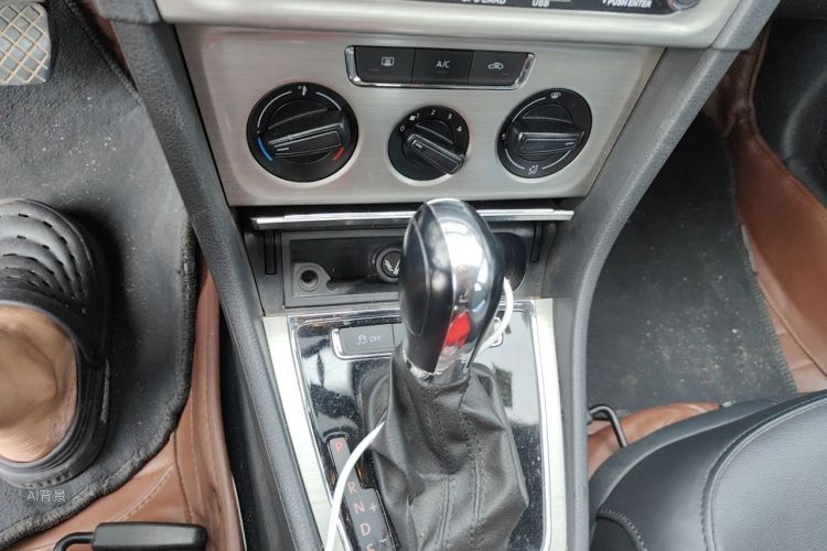 Volkswagen Lavida 2016 car image #16
