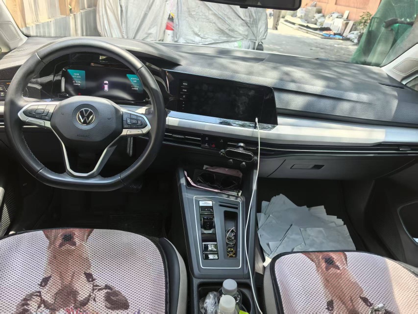 Volkswagen Golf 2021 car image #4