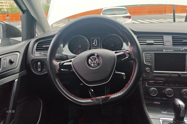 Volkswagen Golf 2017 car image #12