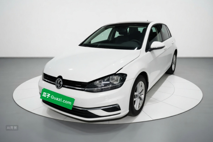 Volkswagen Golf 2019 car image #2