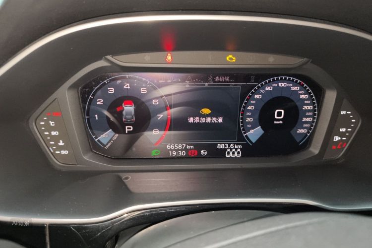 Audi Q3 2019 car image #13
