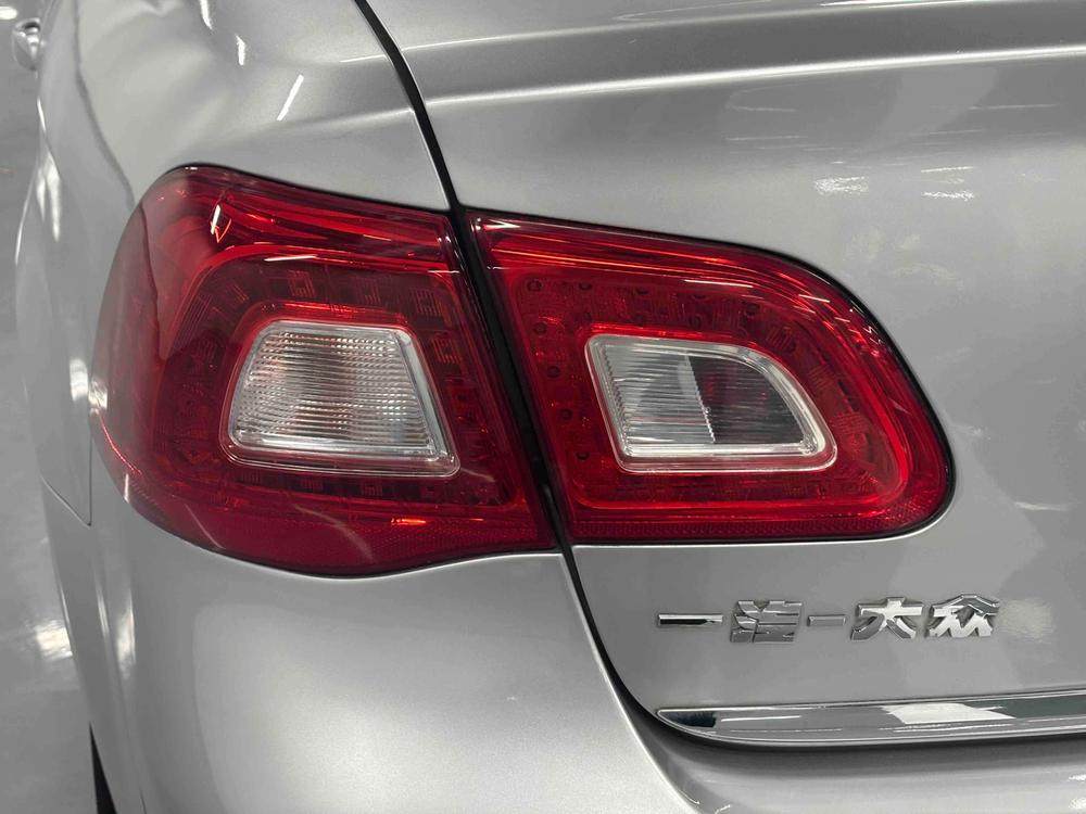 Volkswagen Bora 2010 #12 Volkswagen Bora 2010 изображение автомобиля #12