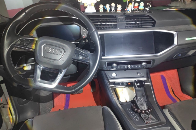Audi Q3 2020 car image #11