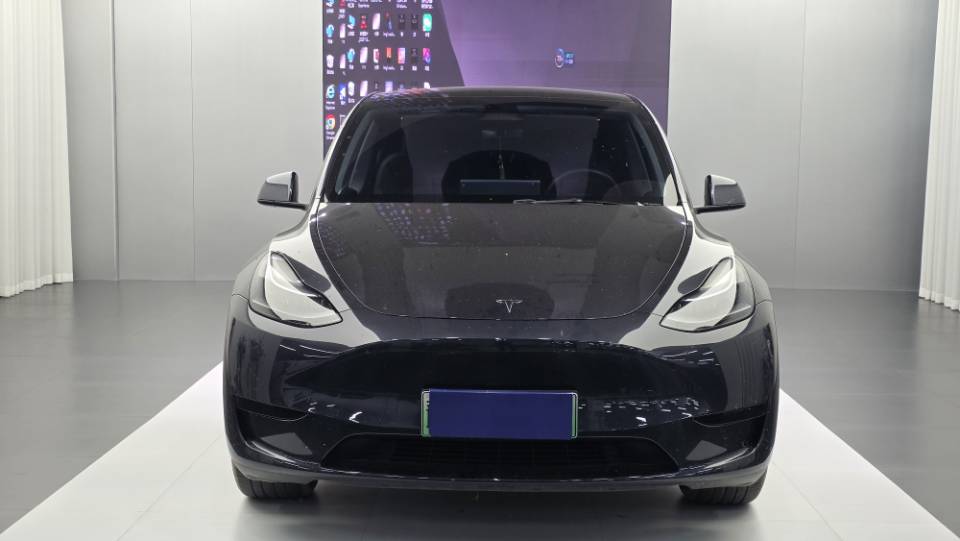 Tesla Model Y 2024 #2 Tesla Model Y 2024 car image #2