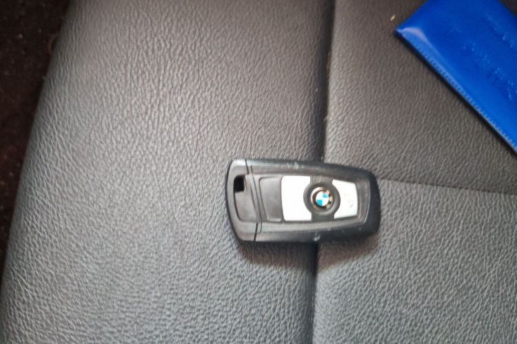 BMW 3 Series 2017 #11 BMW 3 Series 2017 car image #11