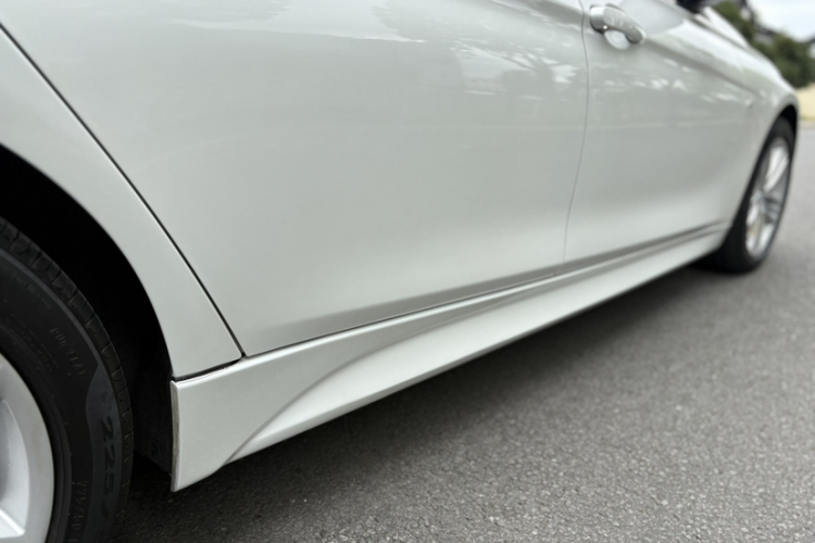 BMW 3 Series 2017 car image #25