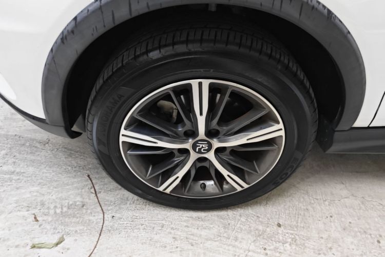 BYD Yuan New Energy 2019 immagine di auto #9
