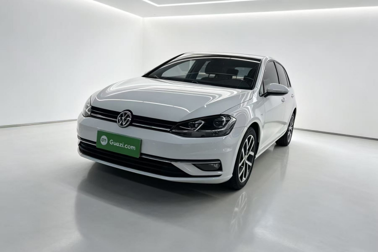 Volkswagen Golf 2019 car image #2