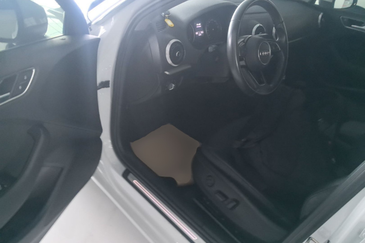 Audi A3 2019 #16 Audi A3 2019 car image #16