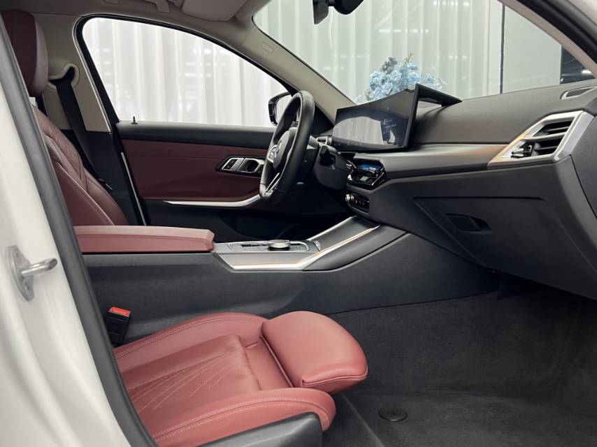BMW i3 2025 car image #4