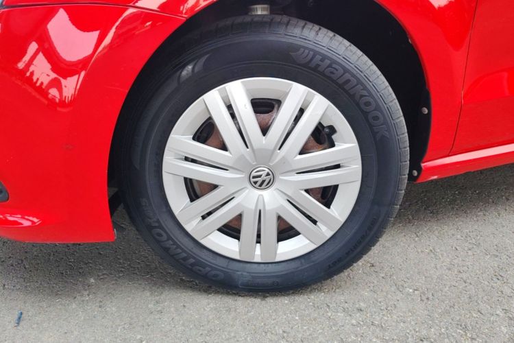 Volkswagen Polo 2018 car image #9