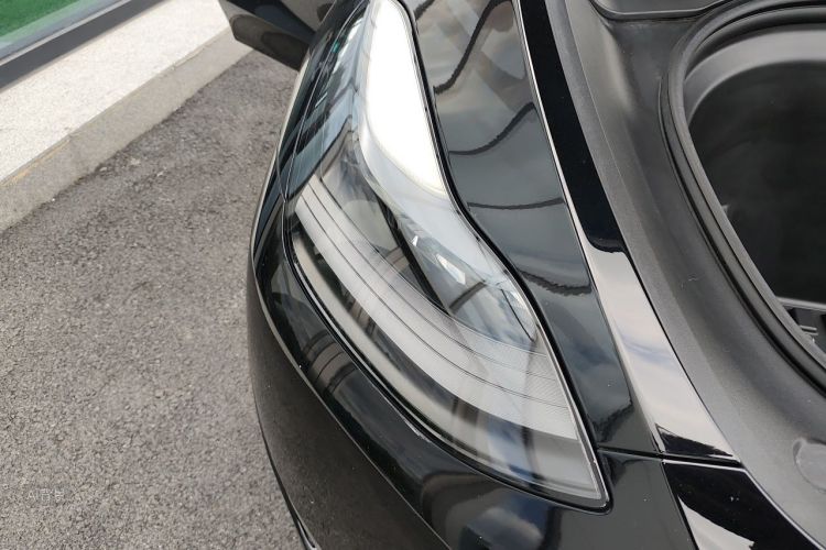 Tesla Model Y 2021 #8 Tesla Model Y 2021 car image #8