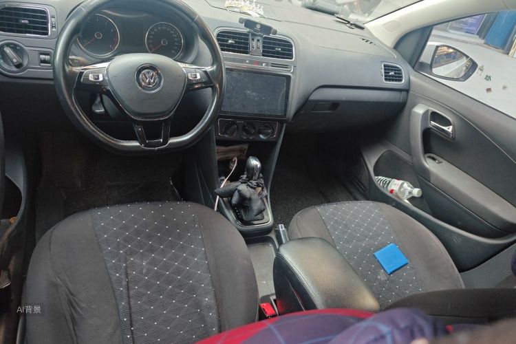 Volkswagen Polo 2017 car image #11