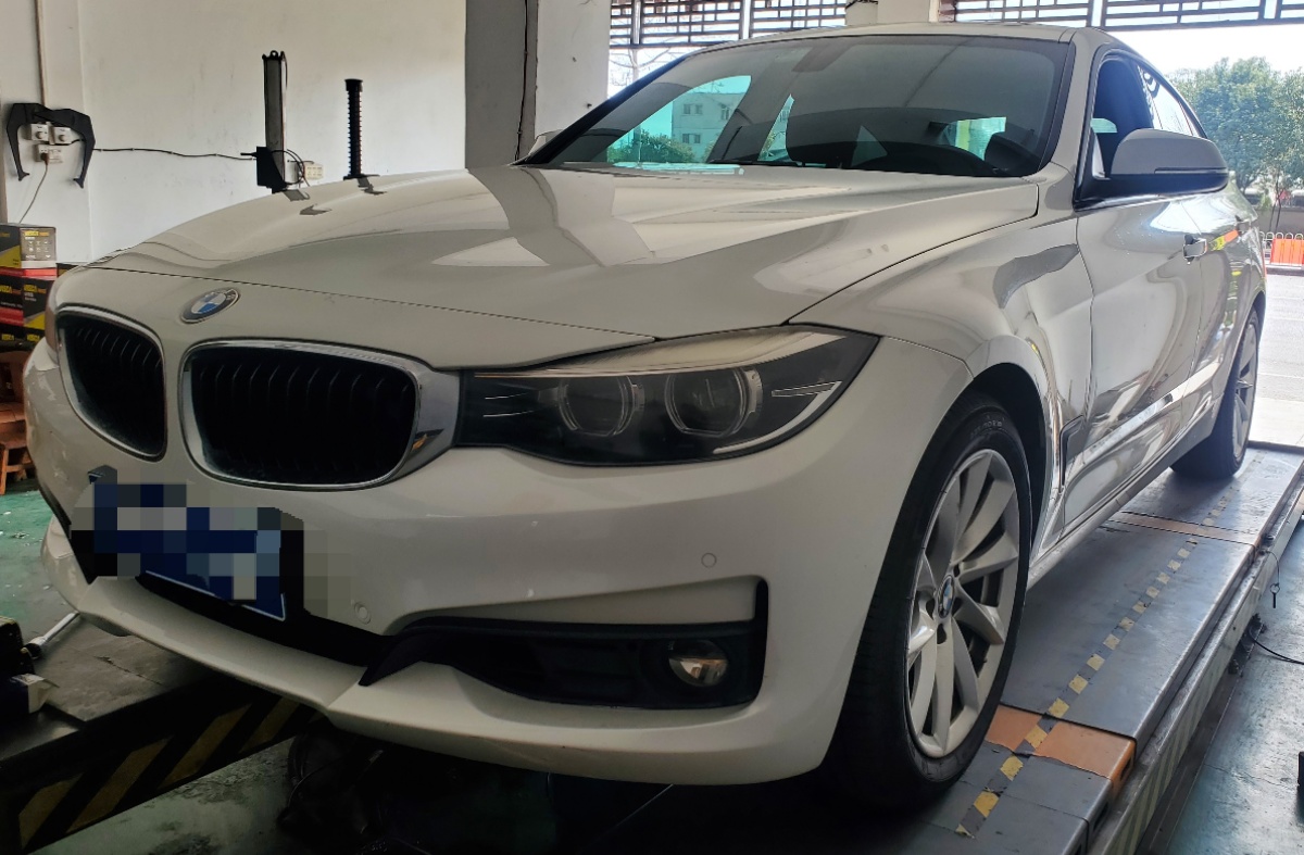 BMW 3 Series GT 2019 BMW 3 Series GT 2019 car image