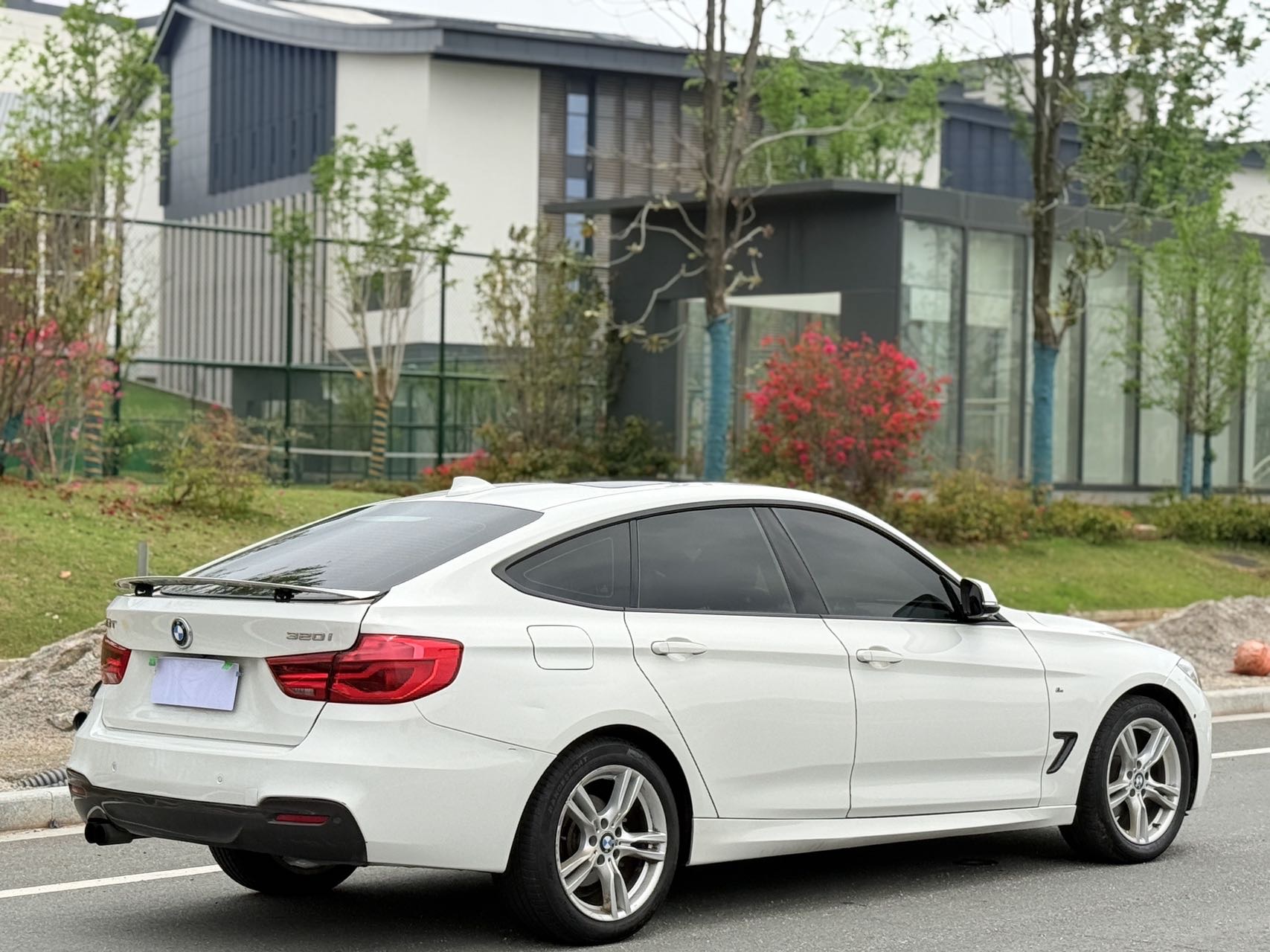 BMW 3 Series GT 2018 #9 BMW 3 Series GT 2018 изображение автомобиля #9