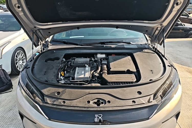 BYD Han 2025 car image #20