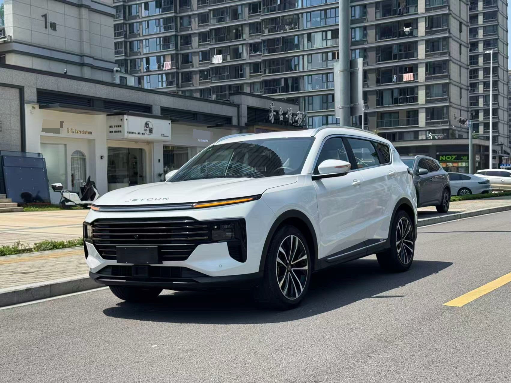 Jetour X70 PLUS 2024 car image 