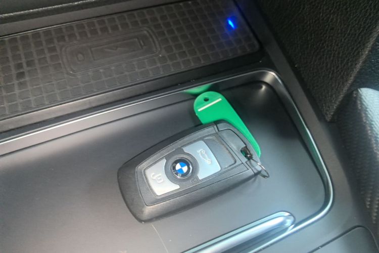 BMW 3 Series 2019 #9 BMW 3 Series 2019 car image #9