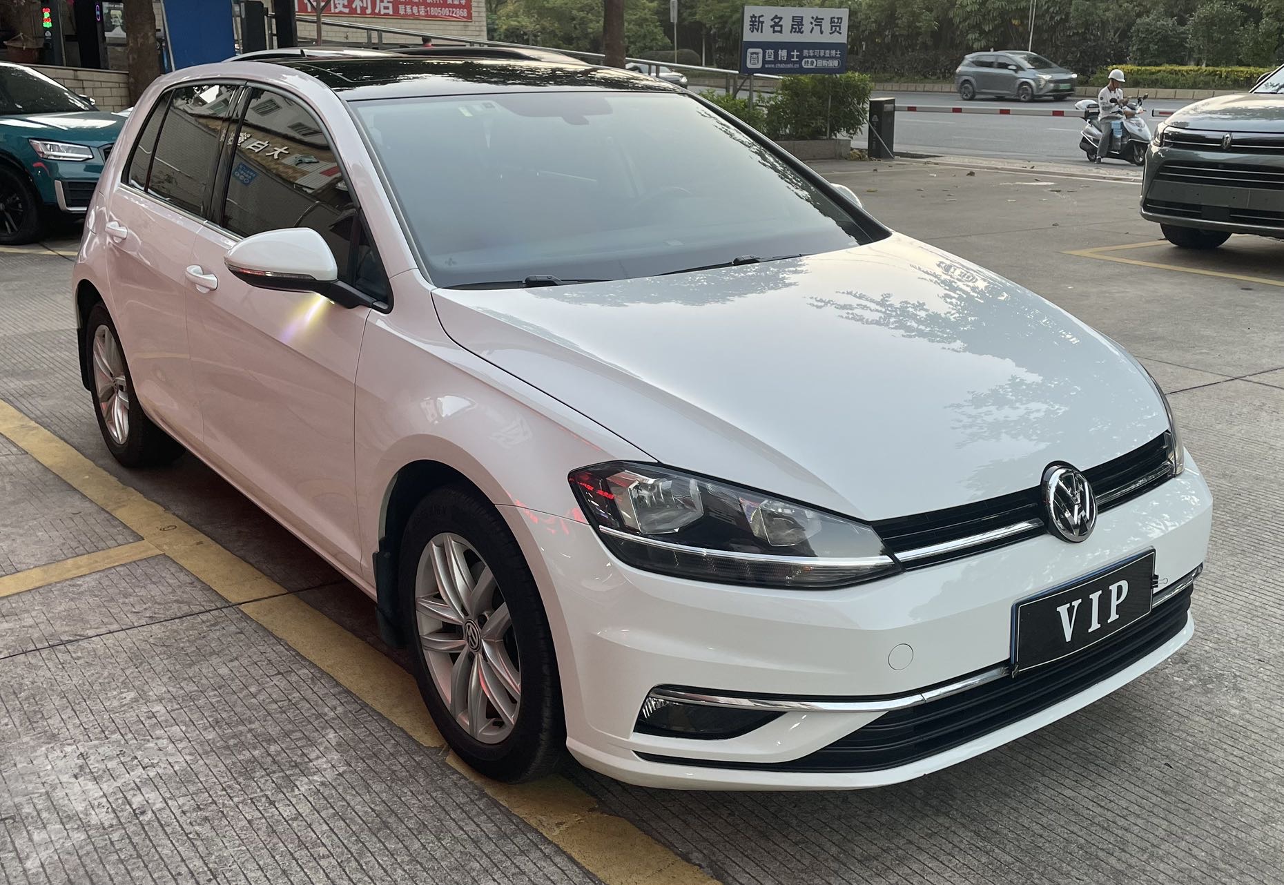 Volkswagen Golf 2019 imagen de coche #3