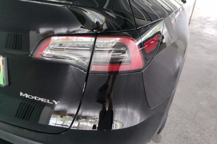 Tesla Model Y 2023 #8 Tesla Model Y 2023 car image #8