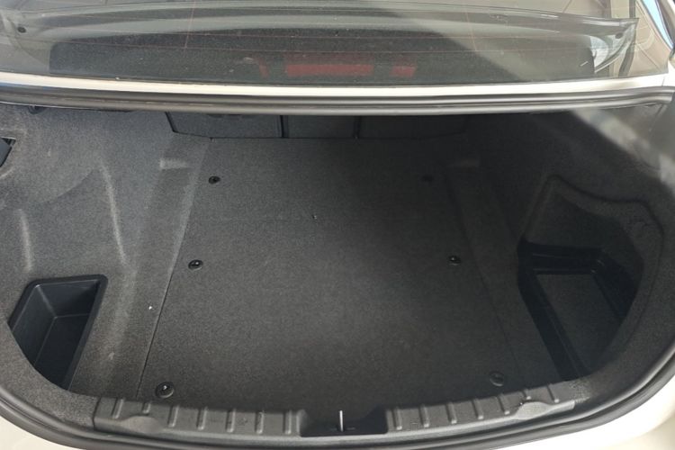 BMW 3 Series 2017 car image #21