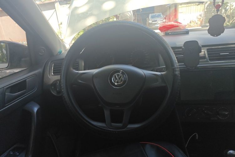 Volkswagen Santana 2018 car image #15