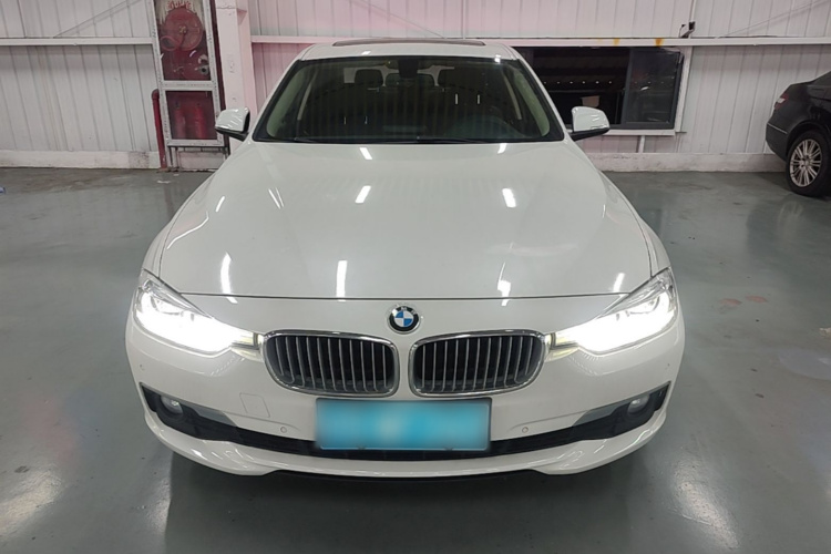 BMW 3 Series 2018 #3 BMW 3 Series 2018 car image #3