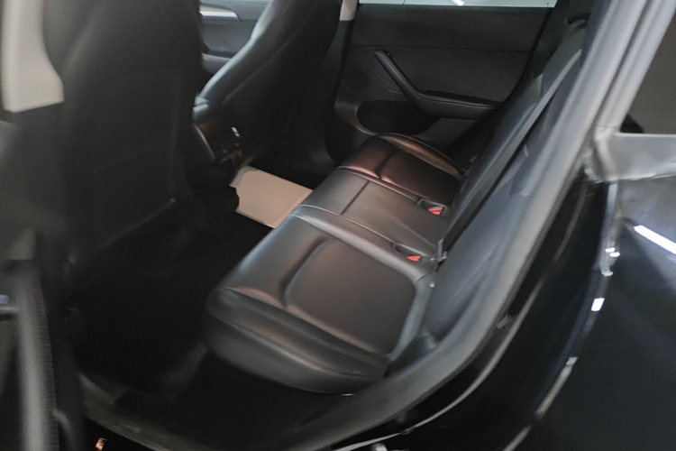 Tesla Model Y 2021 #17 Tesla Model Y 2021 car image #17
