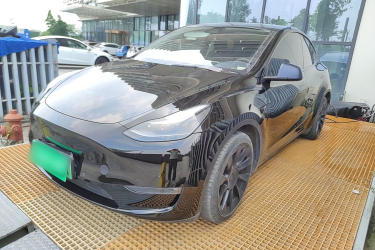 Tesla Model Y 2021 #2 Tesla Model Y 2021 car image #2