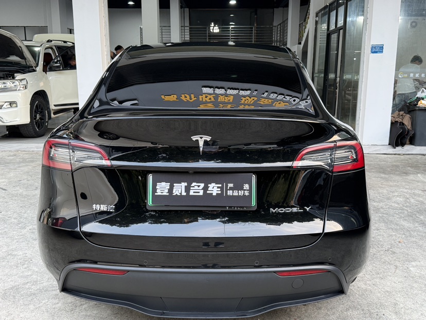 Tesla Model Y 2022 car image #8