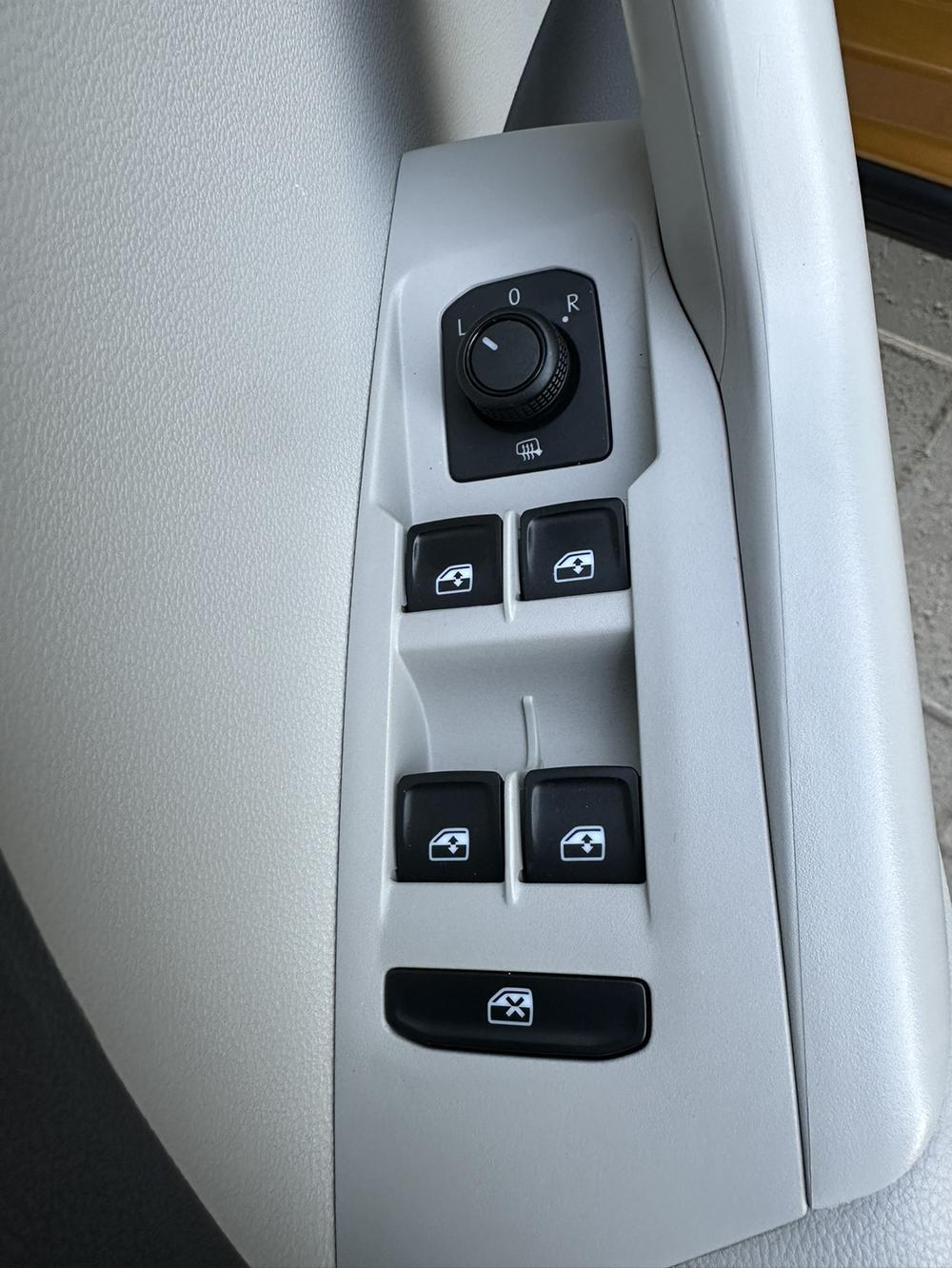 Volkswagen T-Cross 2023 #7 Volkswagen T-Cross 2023 car image #7