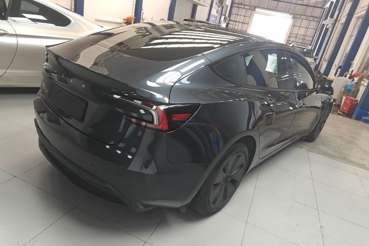 Tesla Model 3 2024 car image #7