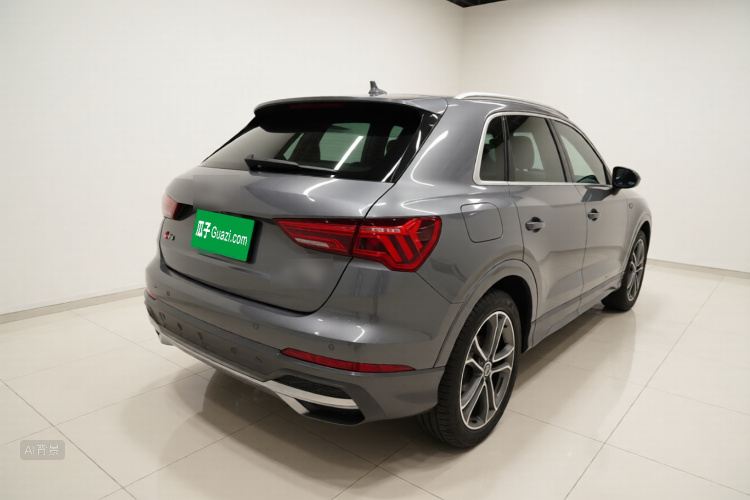 Audi Q3 2022 car image #7