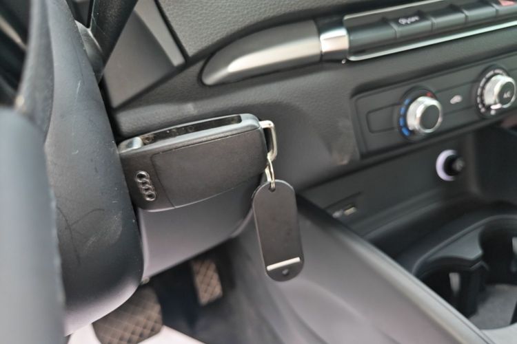 Audi A3 2018 immagine di auto #9