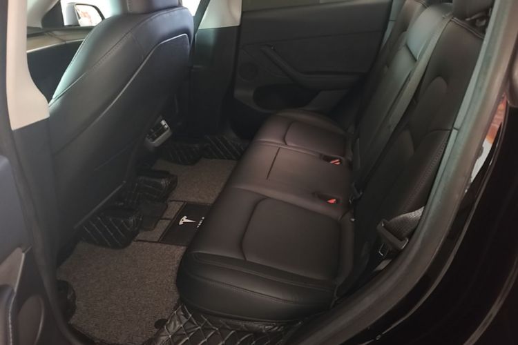 Tesla Model Y 2022 car image #17