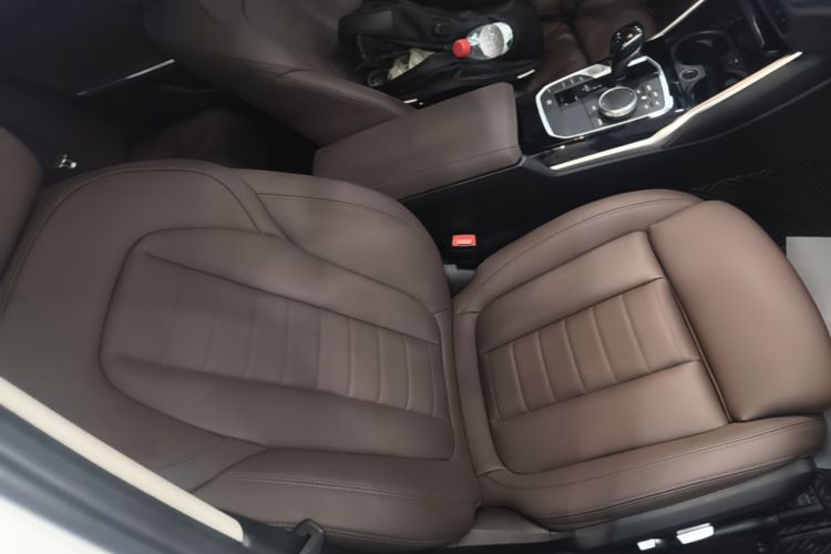 BMW 3 Series 2021 car image #24