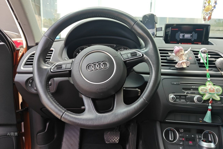 Audi Q3 2018 immagine di auto #12