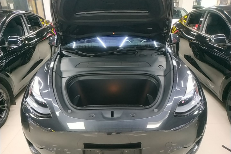Tesla Model Y 2024 #20 Tesla Model Y 2024 car image #20