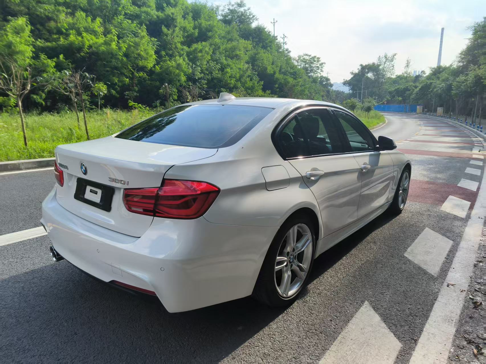 BMW 3 Series 2019 car image #15