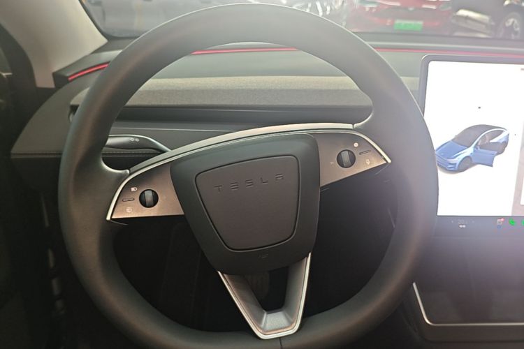 Tesla Model Y 2025 #13 Tesla Model Y 2025 immagine di auto #13